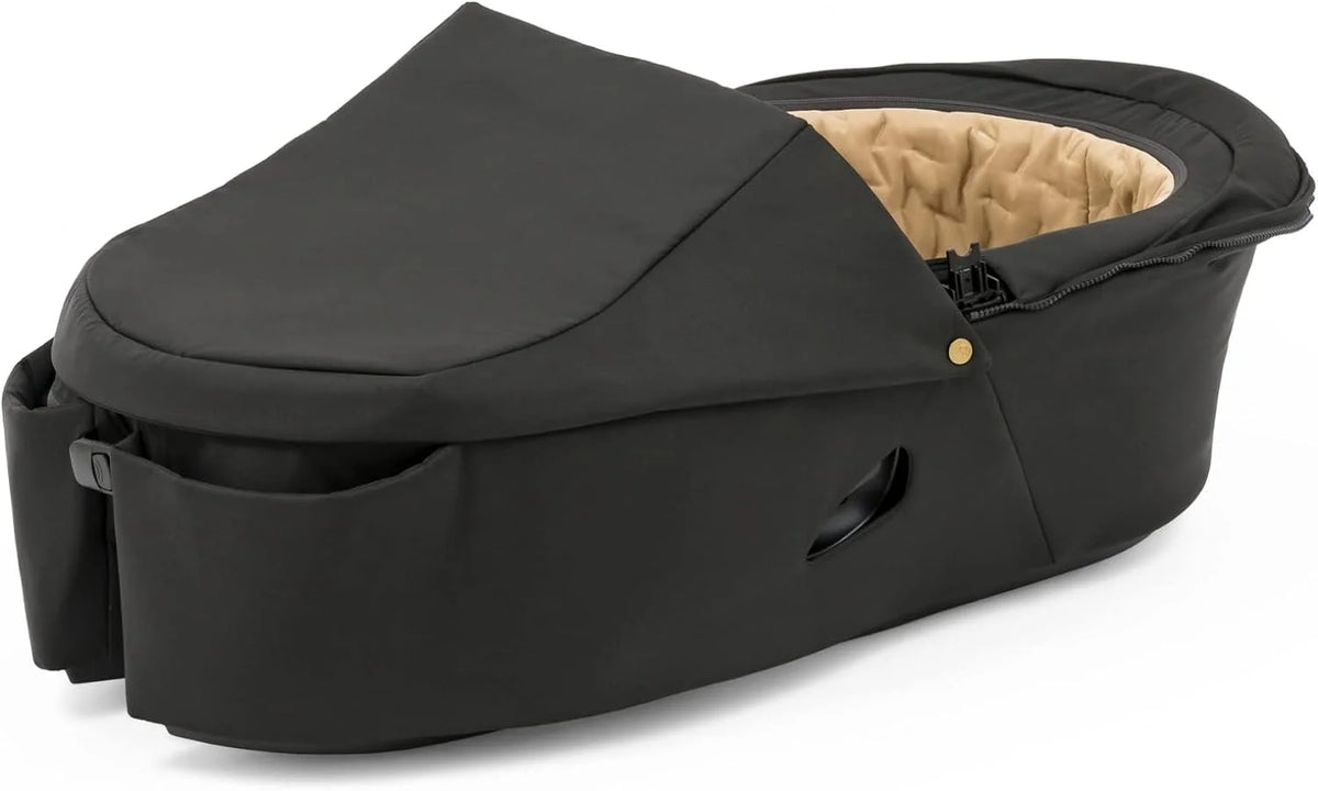 Stokke Xplory X Carry Cot, Signature - Detachable Cot for Xplory X Stroller - Soft Interior Lining & Breathable Mattress - with Removable Wind Cover & Two Easy-Access Pockets